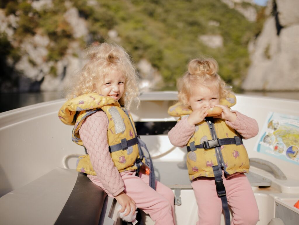 Rejs łódką z dziećmi po Kanionie Verdon.